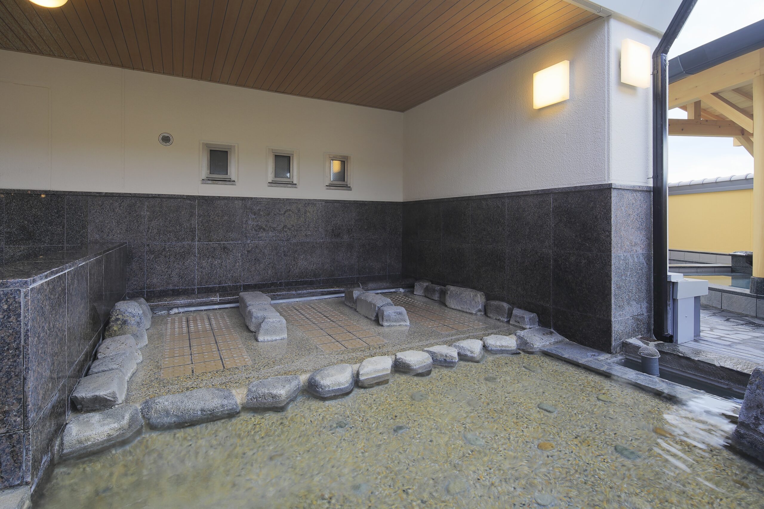 寝ころびの湯